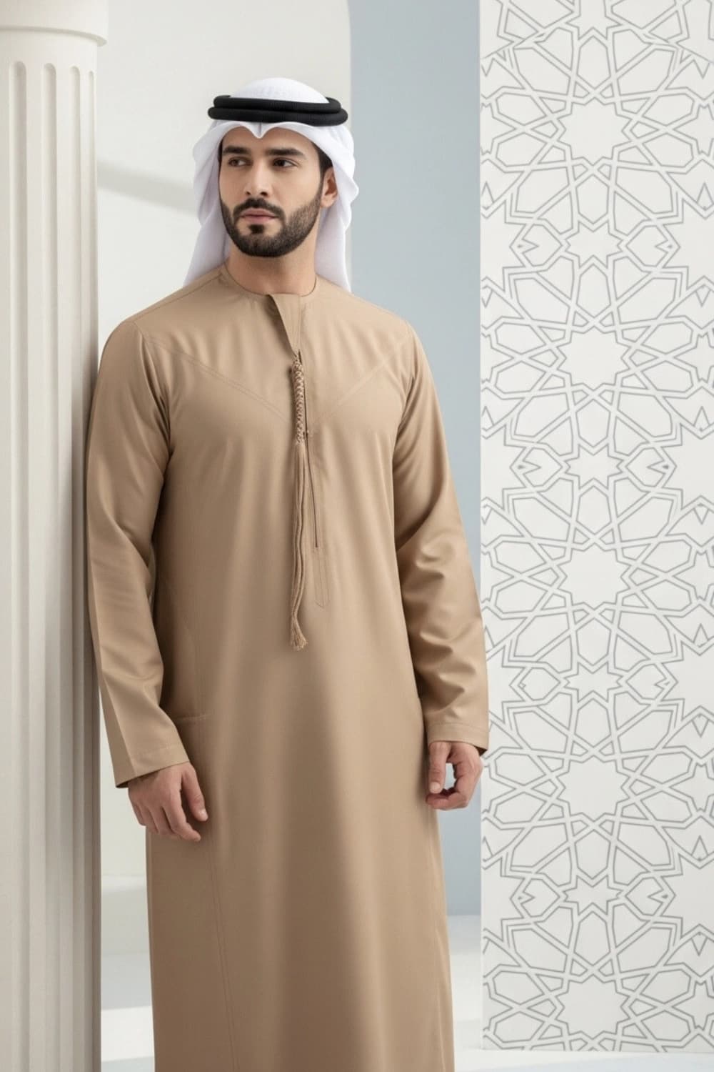 كندورة إماراتية بلون الجمل الدافئ | من شباب اليولة بقماش ياباني فاخر - إصدار ستيلا - 3